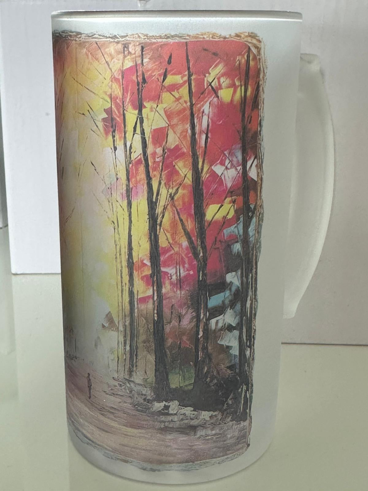 Boccale da birra con stampa di alberi rossi e gialli