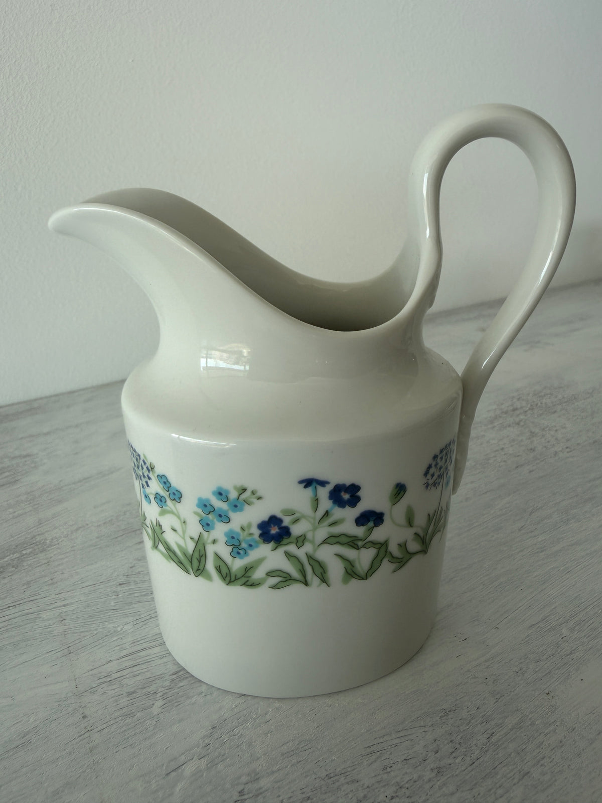 Bricco latte Richard Ginori con fiori blu e verdi