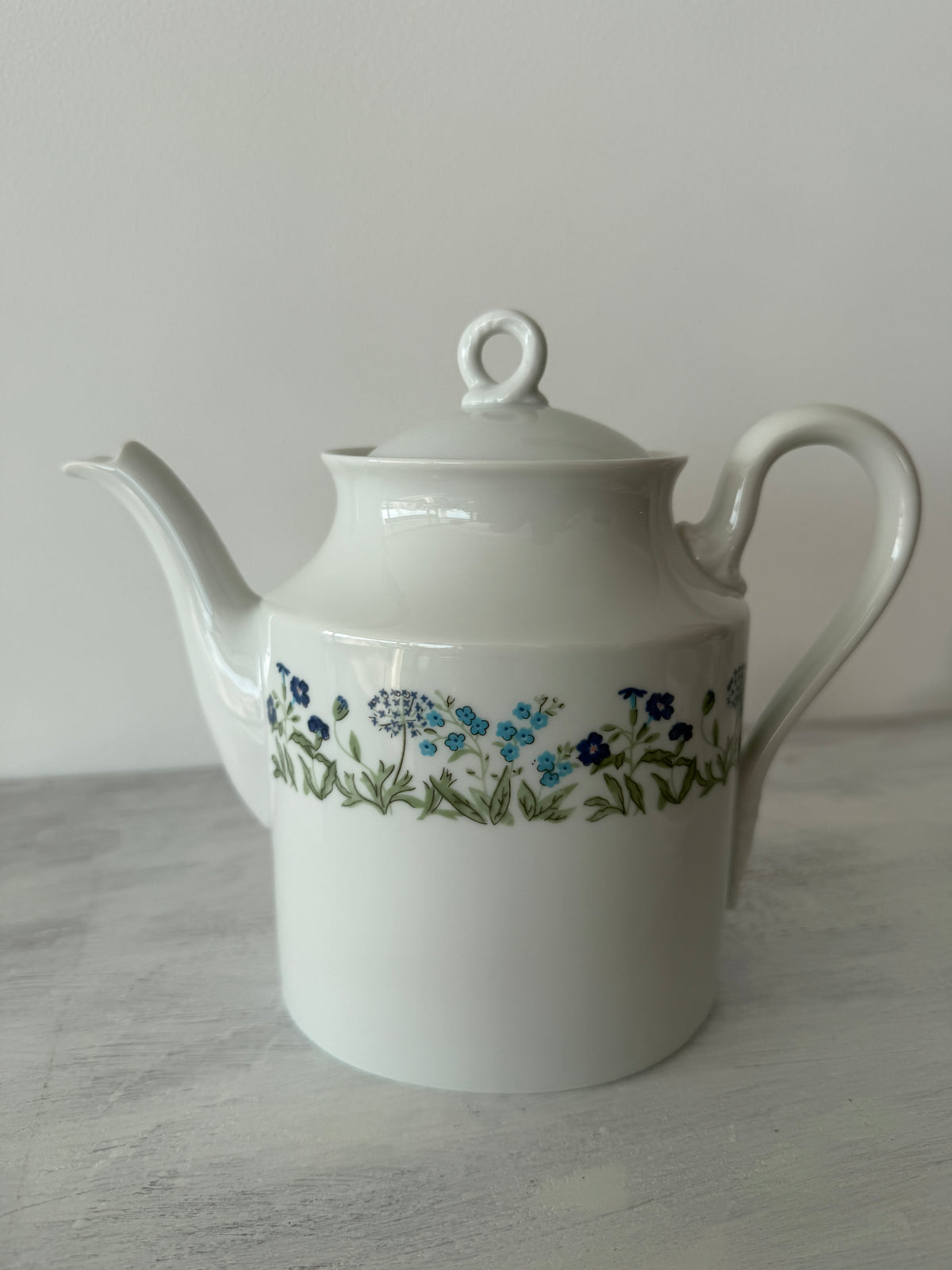 Teiera Richard Ginori vintage con decoro floreale blu