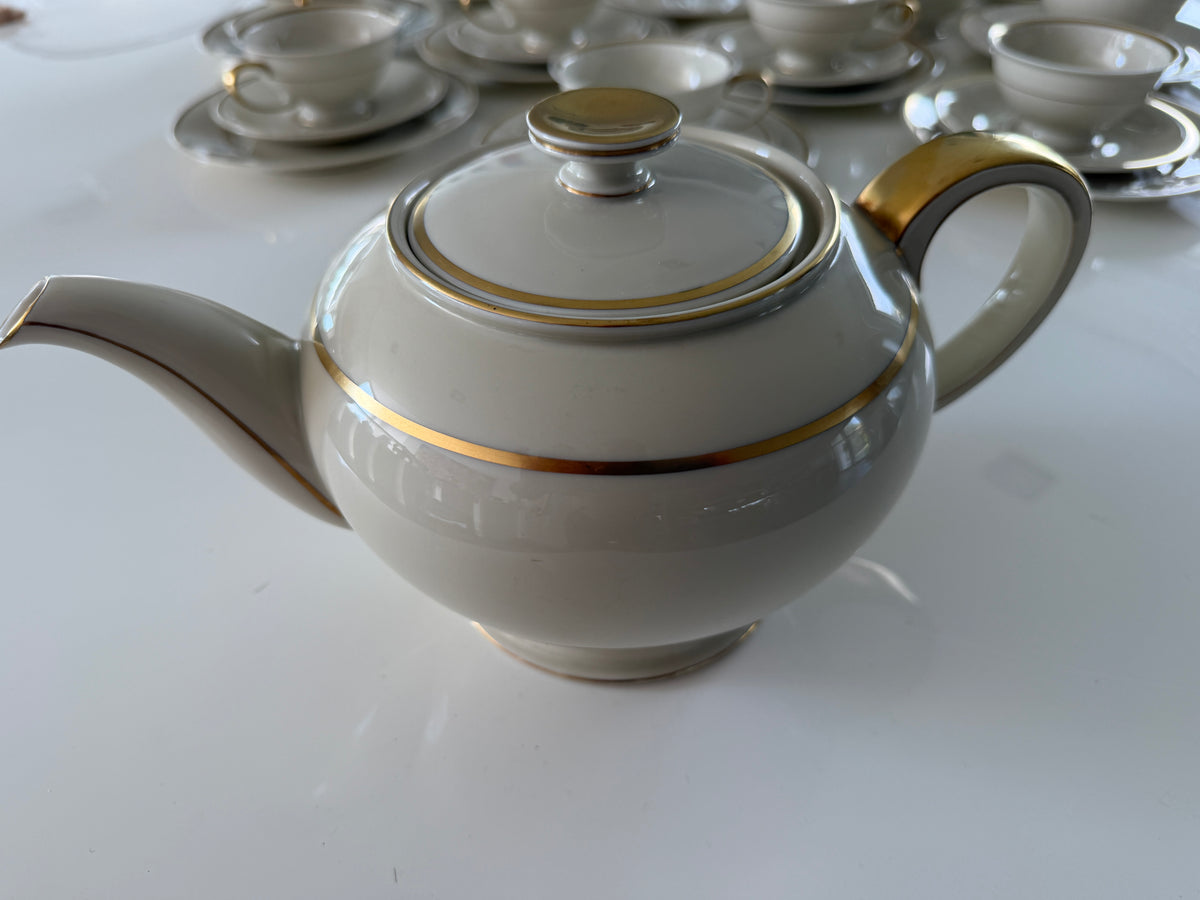 Teiera Rosenthal Winifred con coperchio e profili dorati