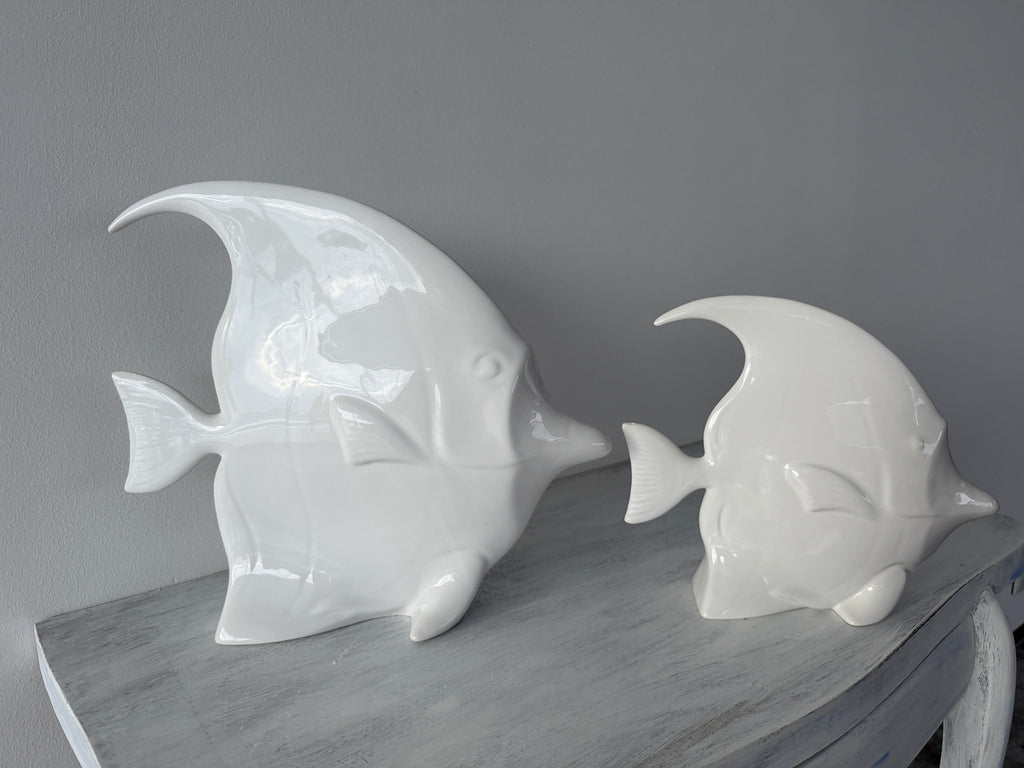 Coppia di Pesci Decorativi in Ceramica Bianca